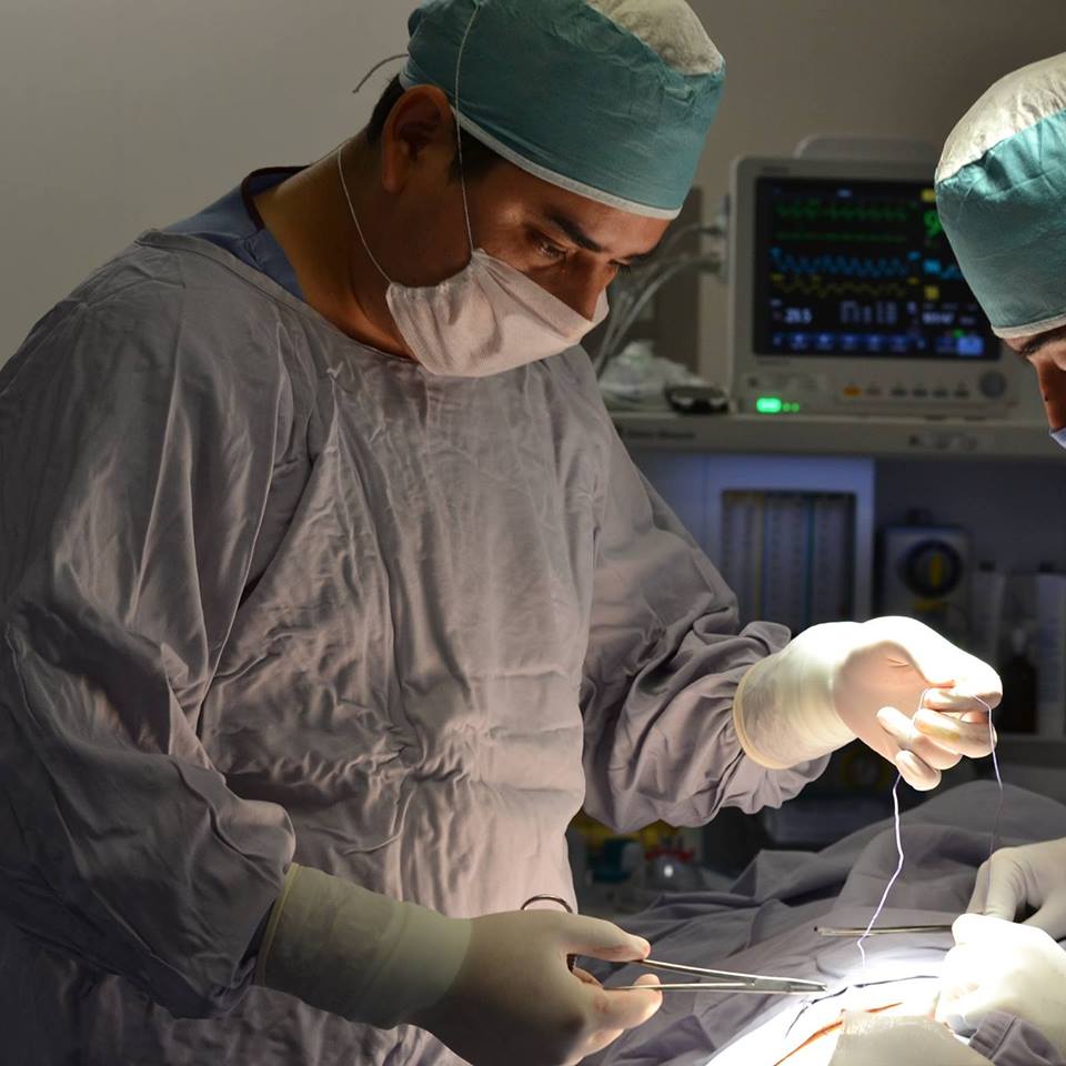 Cirujano en Colima Dr. Leysvan Morales